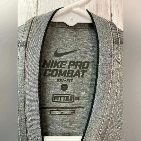 Nike Pro Combat Dri-Fit Tank top Size Small Workout/Gym - Picture 4 of 8
